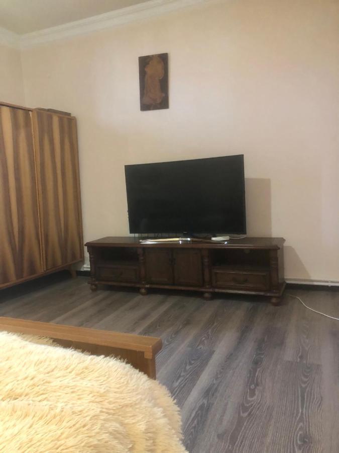 Villa Next To Victory Park Erevan Exterior foto